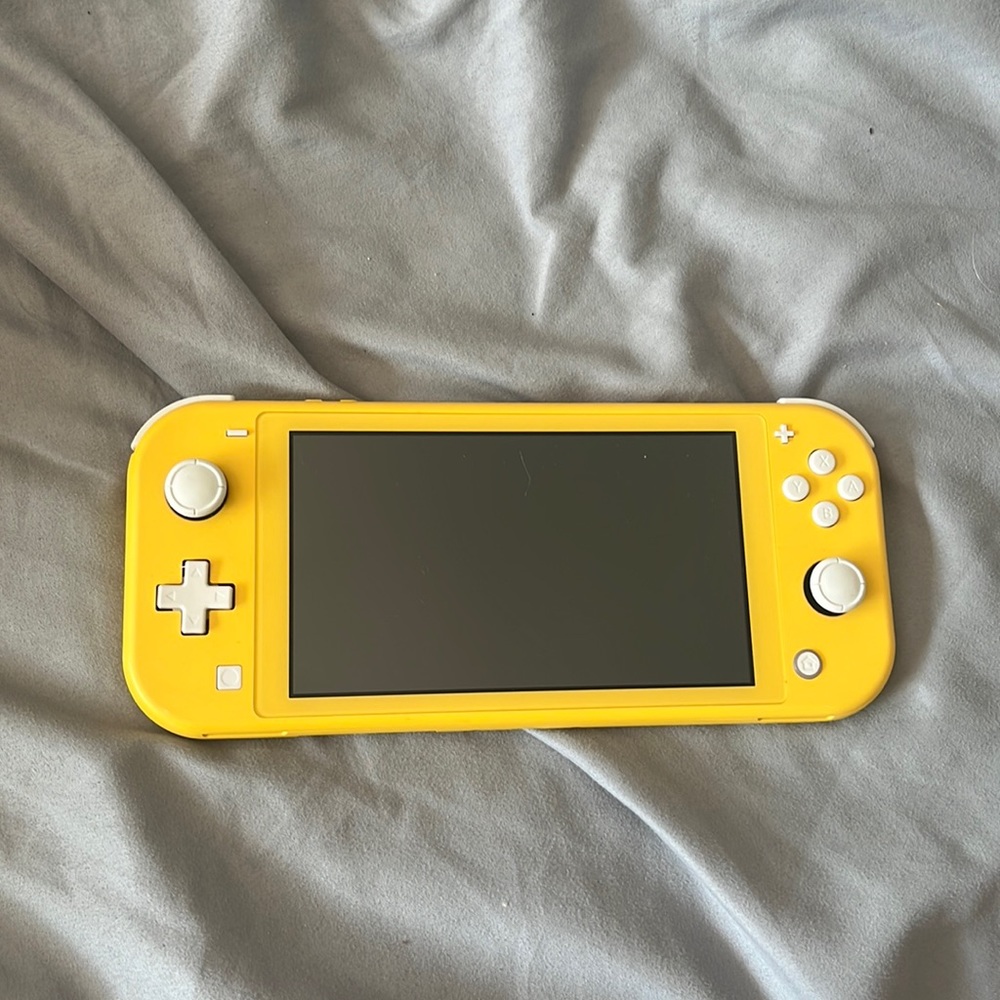 COPY - yellow nintendo switch lite
